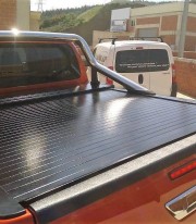 Ролета на Toyota Hi-Lux 2015+ под Oem Roll-Bar Arline фото