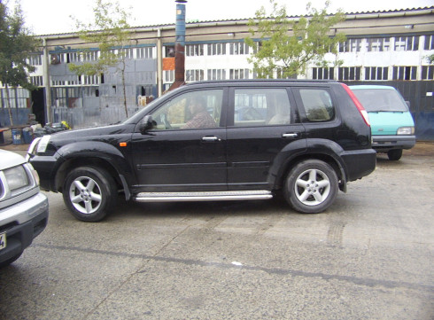 Подножки для Nissan X-Trail 2001-2007 порог трубой фото
