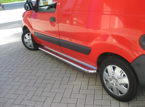 Подножки для Nissan Kubistar 98-10 порог листом от Tamsan фото