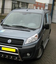 Кенгурятник низкий с грилем на Peugeot Expert 2007+ фото