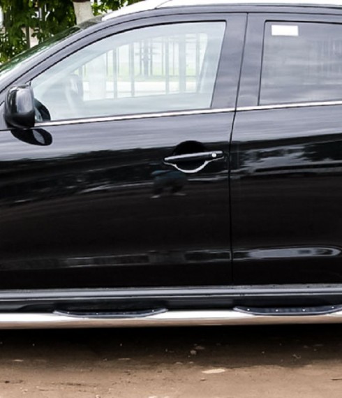 Пороги труба с проступью на Peugeot 4008 фото