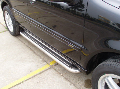 Подножки для MERCEDES-BENZ ML W 163 97-05 порог листом от Tamsan фото
