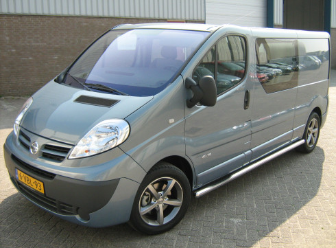 Подножки для Nissan NV300 2016-2021 порог трубой от Tamsan фото