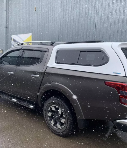 Кунг на Mitsubishi L200 2015-2019 с боковыми стеклами - Aeroklas фото
