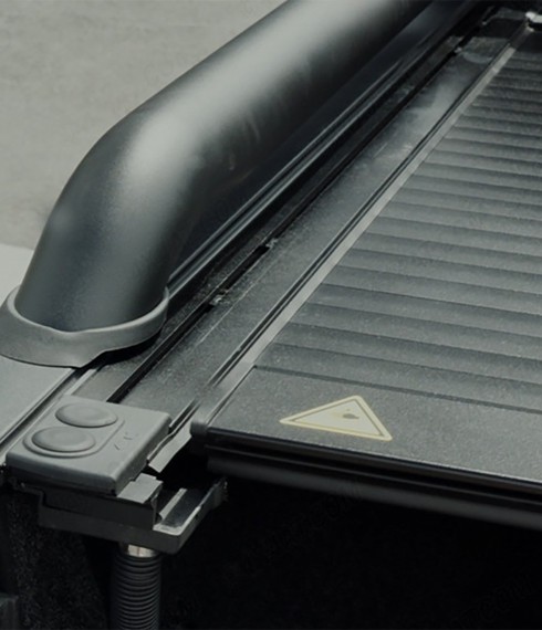 Ролета кузова VW Amarok 2023+ Aeroklas Roller Lid фото