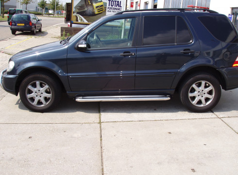 Подножки для MERCEDES-BENZ ML W 163 97-05 порог листом от Tamsan фото