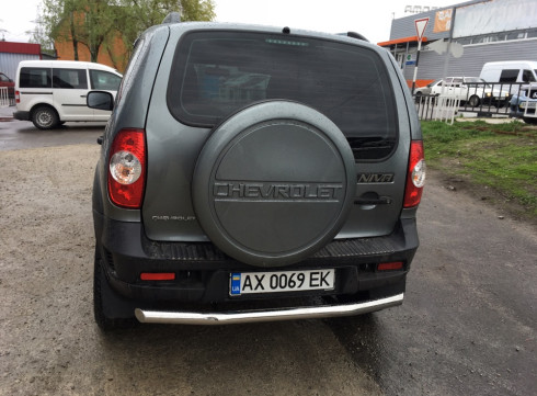 Защита заднего бампера для Chevrolet Niva труба одинарная фото