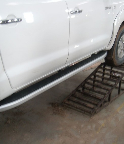 Пороги на Toyota Hilux TAMSAN Элегант алюминий фото