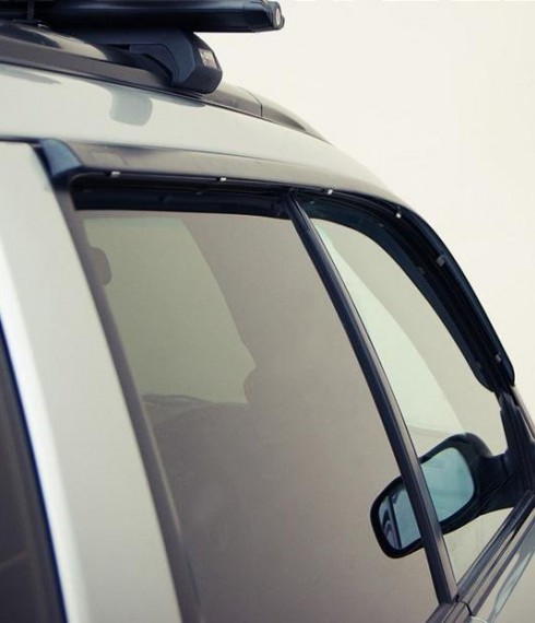 Дефлекторы окон ветровики для Subaru Forester 2002-2007 фото